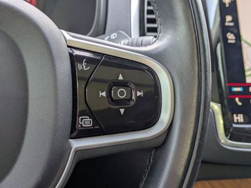 Used 2022 Volvo XC90 T6 Momentum image 30