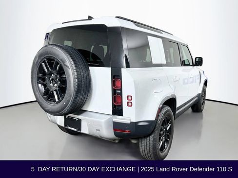 Used 2025 Land Rover Defender 110 S AWD/4WD image 7