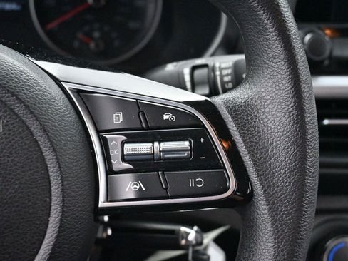 Used 2023 Kia Forte LXS w/ LXS Technology Package image 17