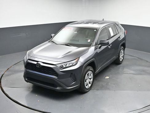 Used 2022 Toyota RAV4 LE image 38