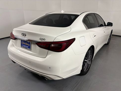 Used 2018 INFINITI Q50 Luxe w/ Sensory Package (Luxe) RWD image 8