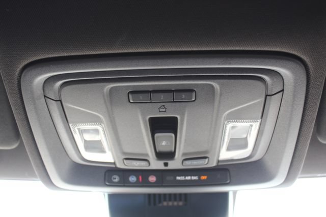 Used 2025 GMC Sierra 1500 SLT AWD/4WD image 32