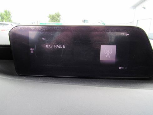 Used 2019 MAZDA MAZDA3 Sedan FWD image 19