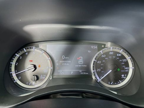 Used 2023 Toyota Highlander LE image 18