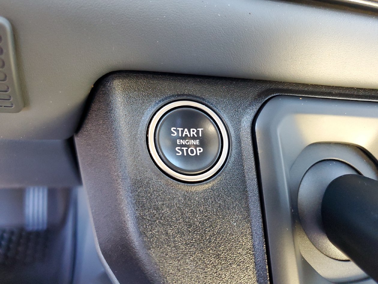 Used 2023 Land Rover Defender 130 X-Dynamic SE AWD/4WD image 24