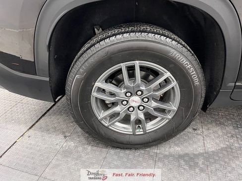 Used 2025 GMC Acadia Elevation FWD image 17