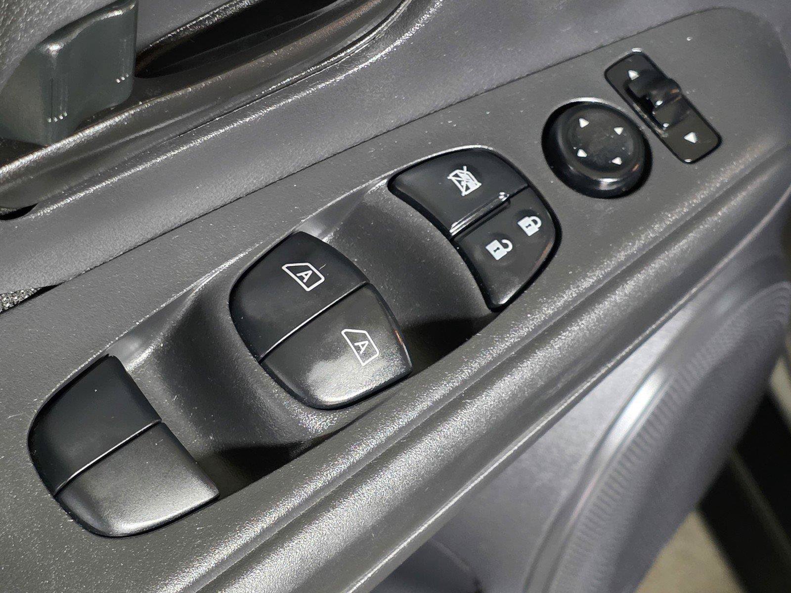 Used 2021 Nissan Kicks S FWD image 21