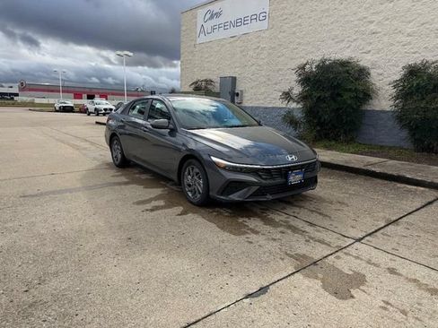 New 2026 Hyundai Elantra Hybrid FWD image 1