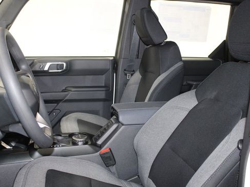 New 2025 Ford Bronco 4-Door AWD/4WD image 13