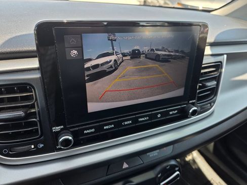 Used 2023 Kia Rio LX FWD image 32