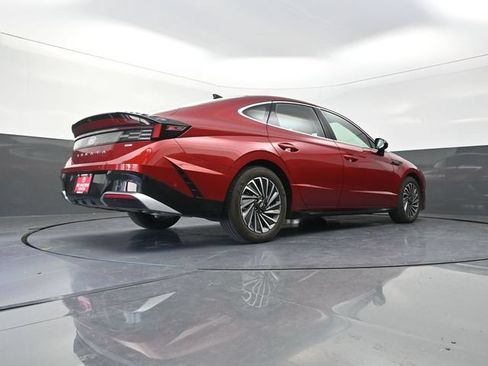Used 2025 Hyundai Sonata Limited FWD image 37