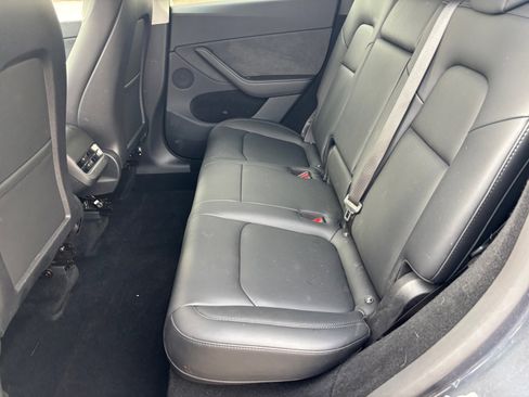 Used 2023 Tesla Model Y Long Range image 17