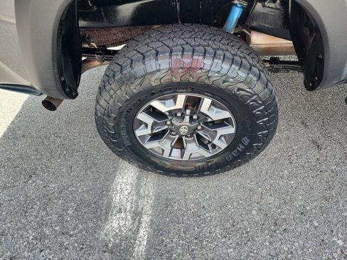 Used 2023 Toyota Tacoma TRD Off-Road w/ Technology Package AWD/4WD image 6