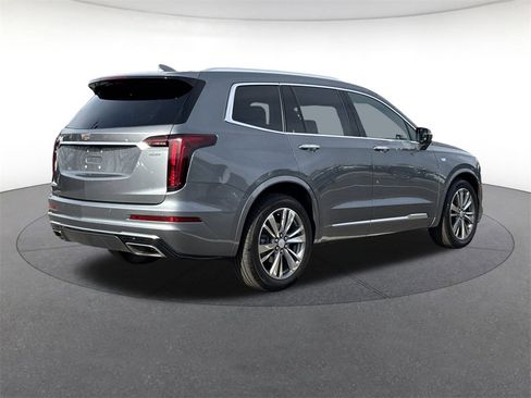 Used 2021 Cadillac XT6 Premium Luxury w/ Platinum Package image 5