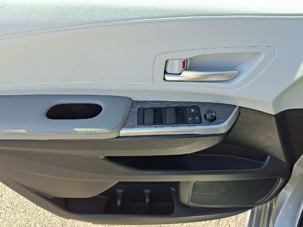 Certified 2025 Toyota Sienna XLE FWD image 15