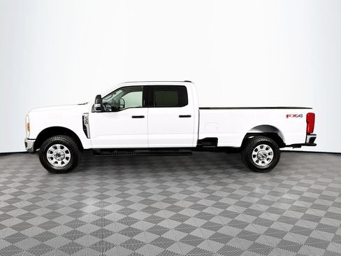 Used 2024 Ford F350 XLT w/ FX4 Off-Road Package AWD/4WD image 4