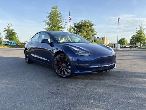Used 2021 Tesla Model 3 Performance image 2