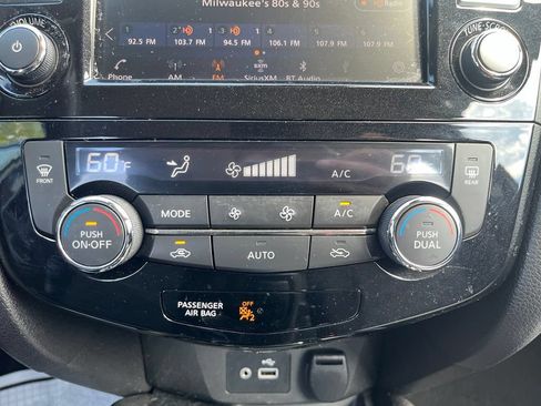 Used 2019 Nissan Rogue Sport SV w/ Technology Package AWD/4WD image 16