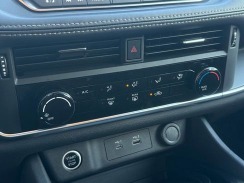 Used 2021 Nissan Rogue S image 21