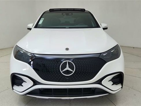 Used 2023 Mercedes-Benz EQE 500 4MATIC SUV w/ Exclusive Trim Package image 2
