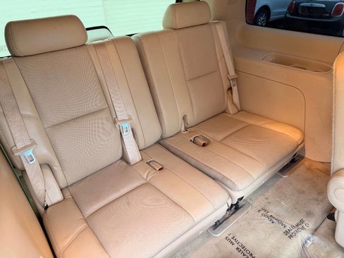 Used 2007 Cadillac Escalade 2WD w/ Information Package image 17