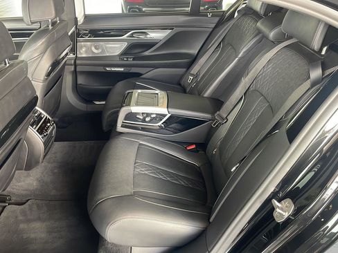 Used 2018 BMW M760i xDrive AWD/4WD image 8