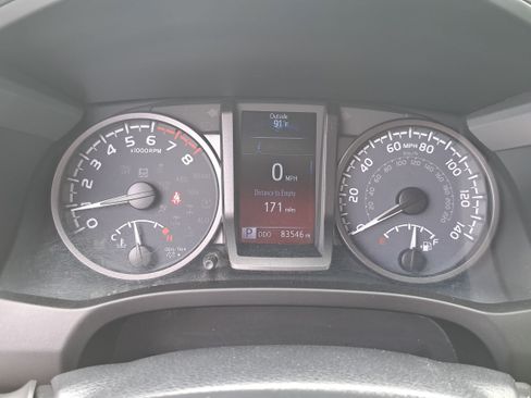 Used 2021 Toyota Tacoma TRD Off-Road AWD/4WD image 18