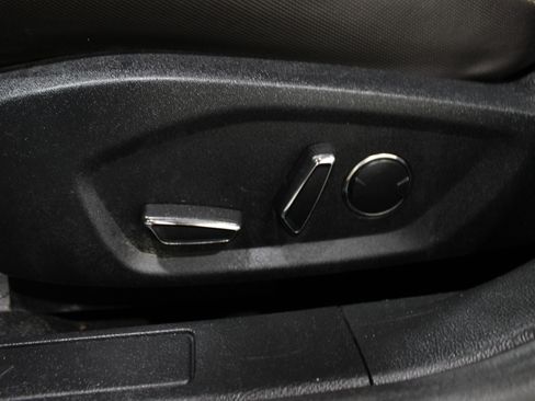 Used 2020 Ford Fusion SE w/ Equipment Group 151A image 4