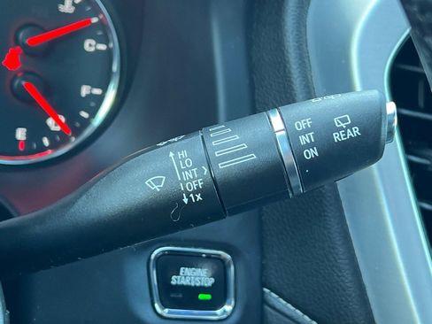 Used 2021 GMC Acadia SLT w/ Technology Package AWD/4WD image 40