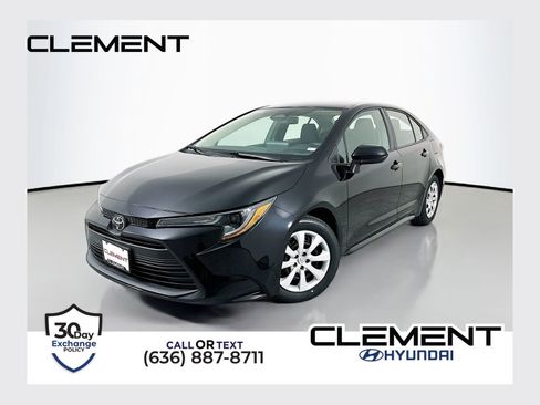 Used 2025 Toyota Corolla LE FWD image 1
