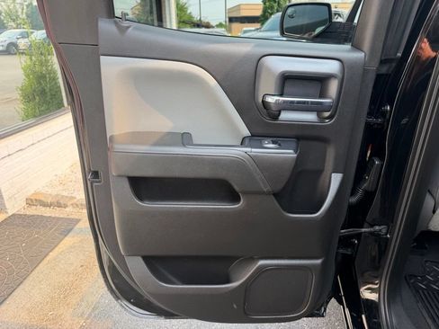 Used 2019 Chevrolet Silverado 1500 Custom w/ Custom Convenience Package AWD/4WD image 11