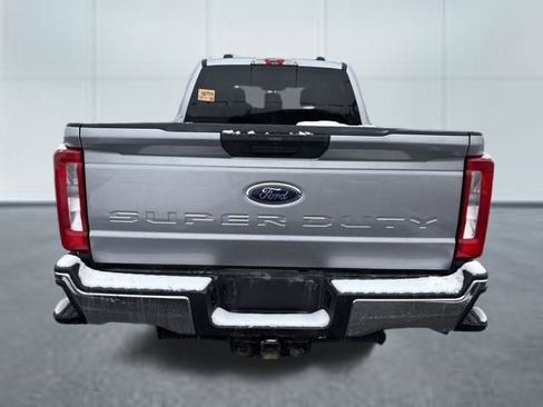 Used 2023 Ford F250 XLT image 3