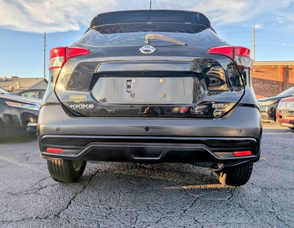 Used 2018 Nissan Kicks SR w/ Exterior Electronics Package FWD image 20