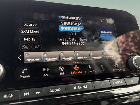 Used 2025 Nissan Pathfinder SV image 12