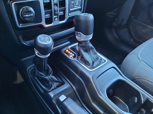 Certified 2025 Jeep Wrangler Unlimited Sahara AWD/4WD image 12