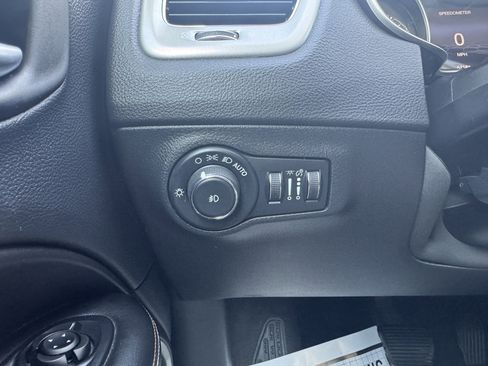 Certified 2021 Jeep Compass Latitude w/ Convenience Group image 18