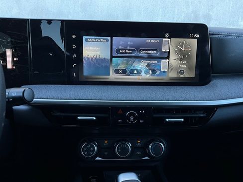 Used 2025 Nissan Kicks SV image 24