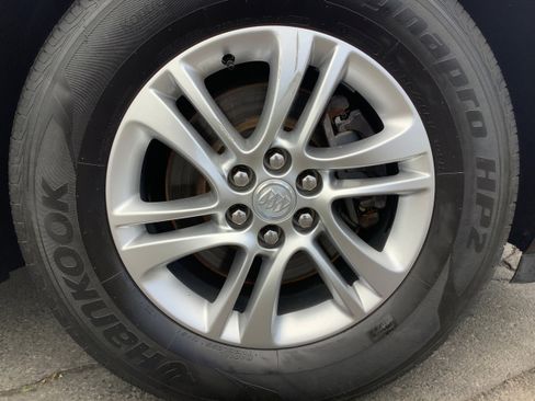 Used 2018 Buick Enclave Essence AWD/4WD image 25
