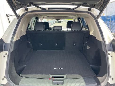 Used 2021 Nissan Rogue SV w/ Premium Package AWD/4WD image 11