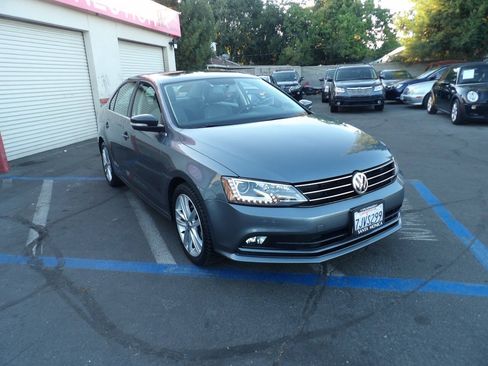 Used 2015 Volkswagen Jetta SEL FWD image 2