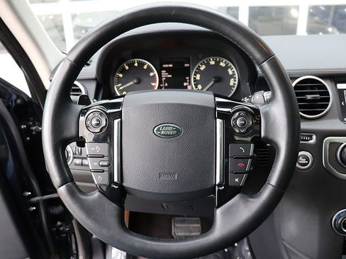 Used 2016 Land Rover LR4 HSE image 15