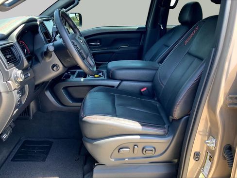 Used 2021 Nissan Titan PRO-4X w/ Pro-4x Convenience Package AWD/4WD image 8
