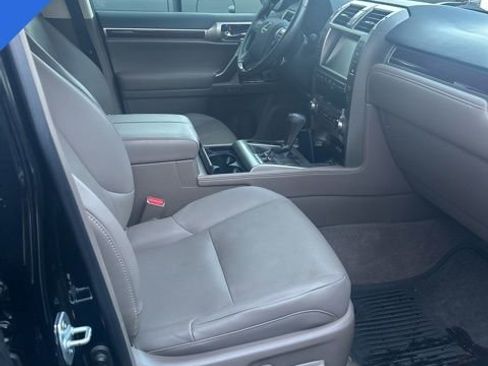 Used 2019 Lexus GX 460 image 6