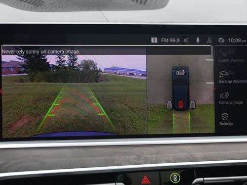 Used 2021 BMW X5 M50i image 10