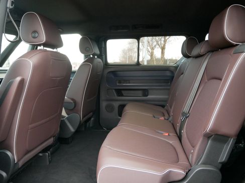 New 2025 Volkswagen ID. Buzz Pro S image 7