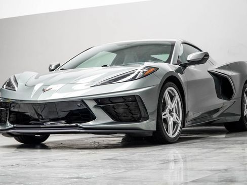 Used 2023 Chevrolet Corvette Stingray Preferred Cpe w/ Z51 Performance Package RWD image 9