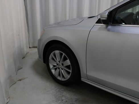 Used 2015 Volkswagen Jetta TDI SE FWD image 28