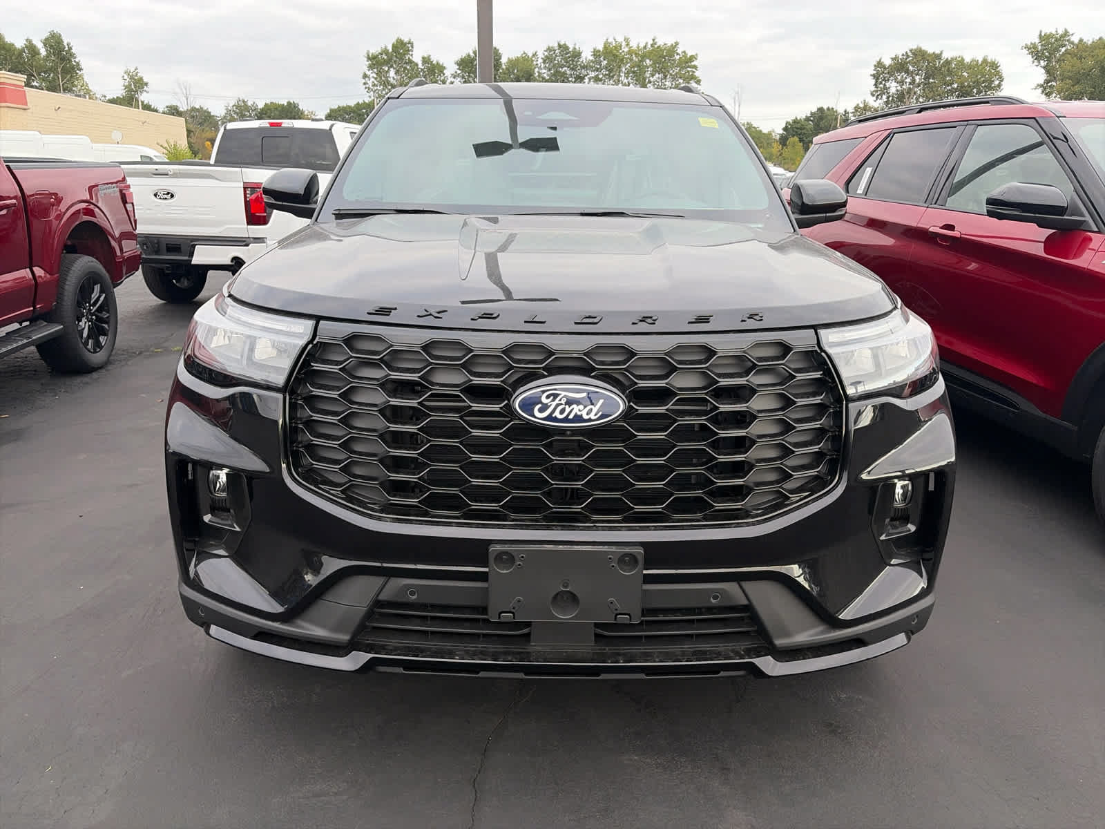 New 2027 Ford Explorer ST-Line AWD/4WD image 2