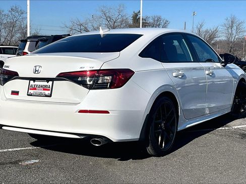 Used 2023 Honda Civic Sport image 12