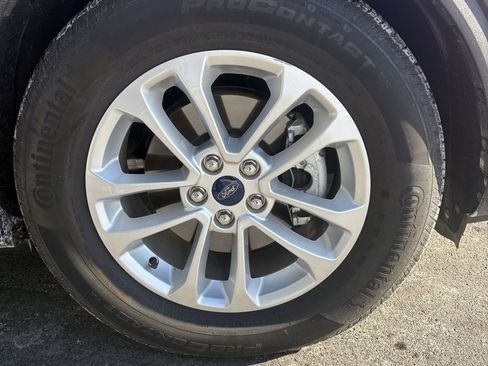 Used 2020 Ford Escape SE image 24